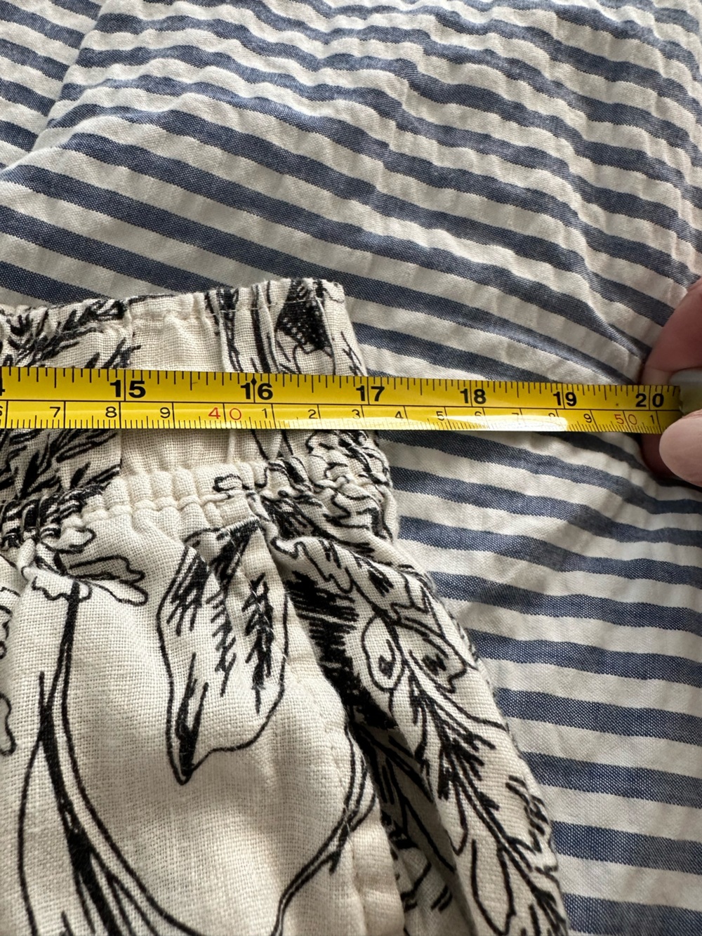 Tahari Linen Wide Leg Cropped Pants - Picture 5 of 7